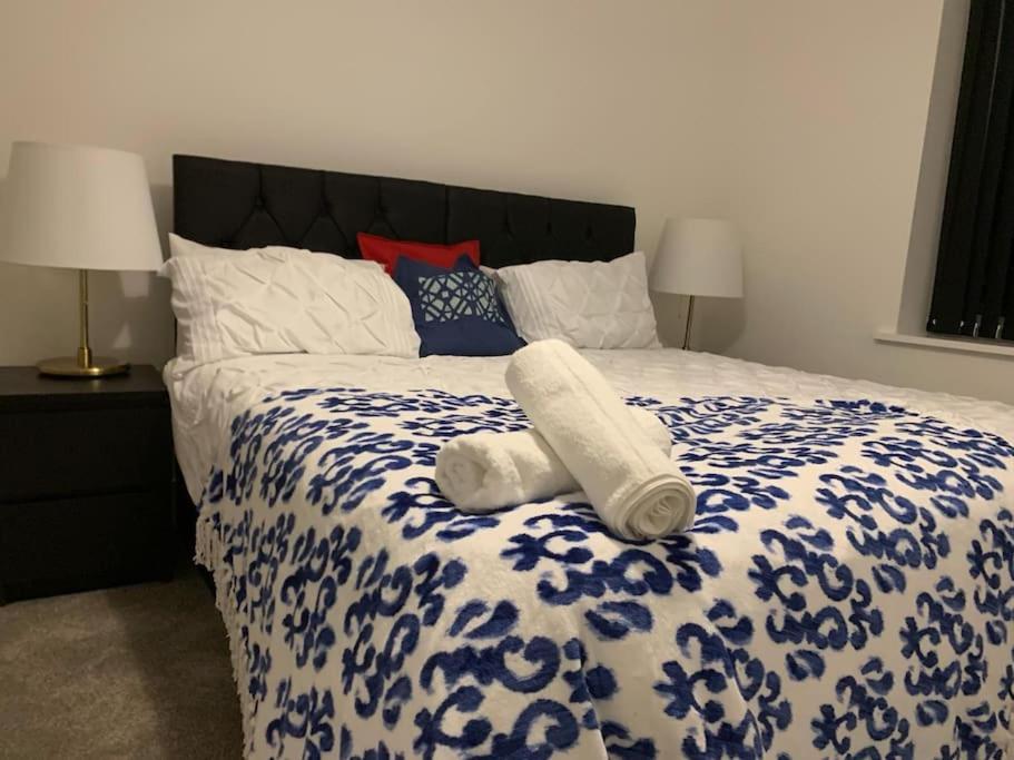 South Ockendon Brand New Entire 4 Bed House Multiple Free Parking Early Check-In Late Check- Out Allowed מראה חיצוני תמונה