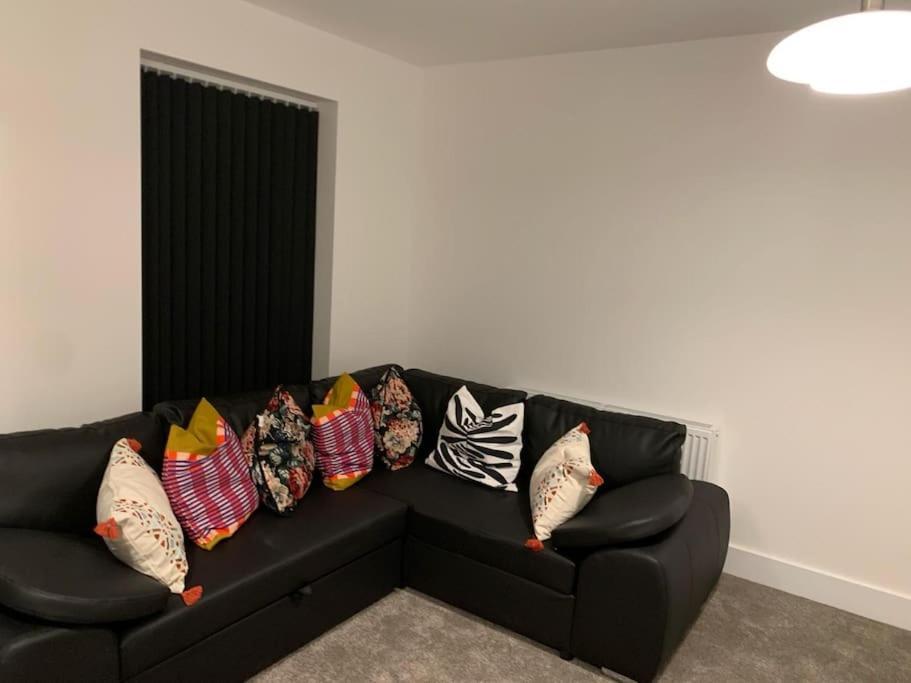 South Ockendon Brand New Entire 4 Bed House Multiple Free Parking Early Check-In Late Check- Out Allowed מראה חיצוני תמונה