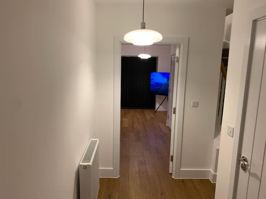 South Ockendon Brand New Entire 4 Bed House Multiple Free Parking Early Check-In Late Check- Out Allowed מראה חיצוני תמונה