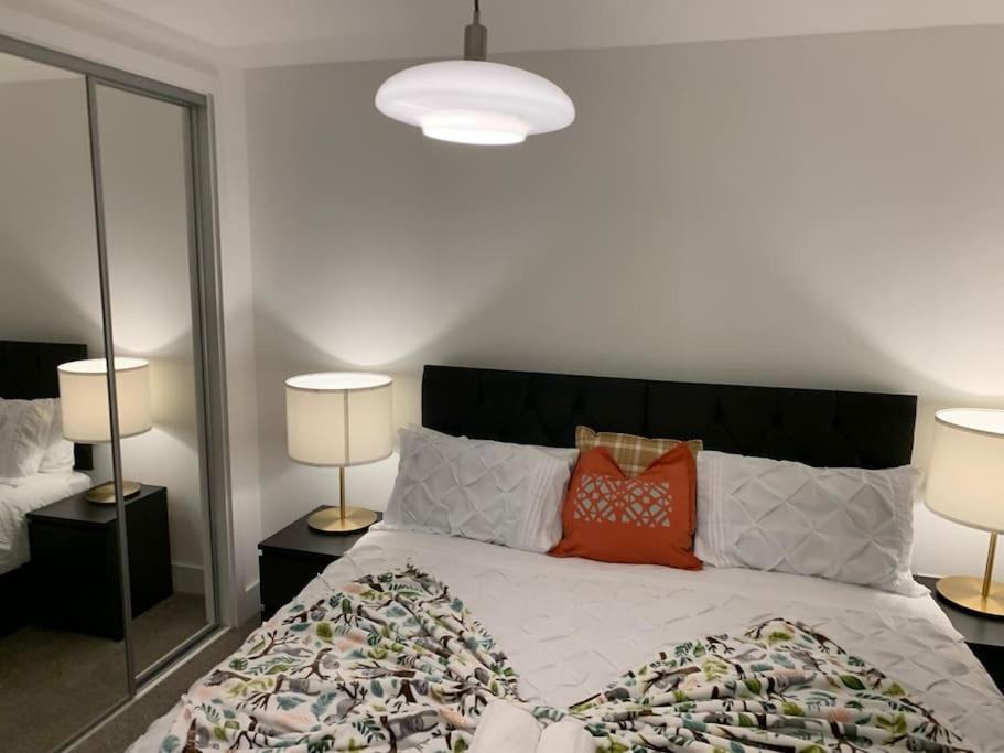 South Ockendon Brand New Entire 4 Bed House Multiple Free Parking Early Check-In Late Check- Out Allowed מראה חיצוני תמונה